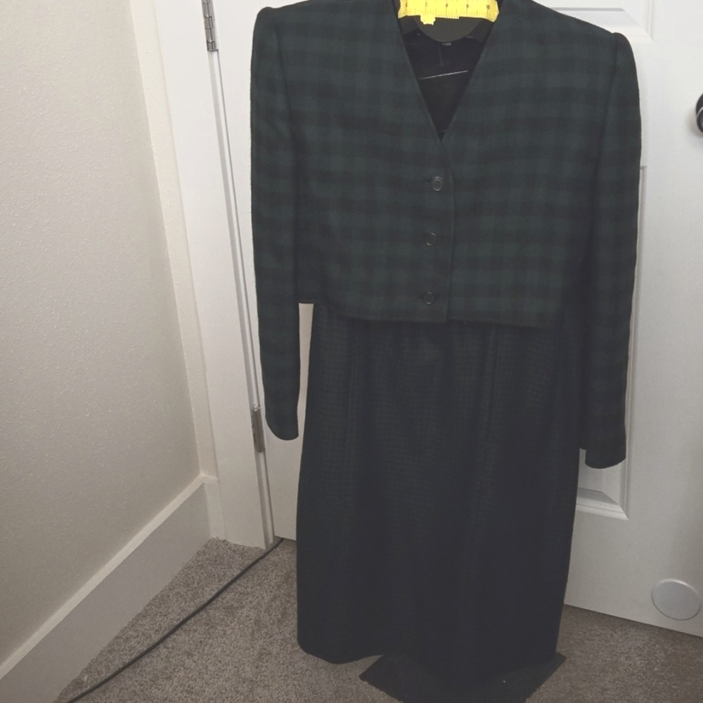Oscar de la Renta women's suit size 14